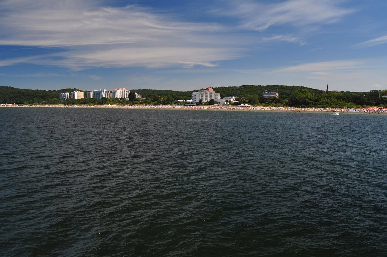 Blick vom Meer auf Misdroy – Strand Badeort polnische Ostsee