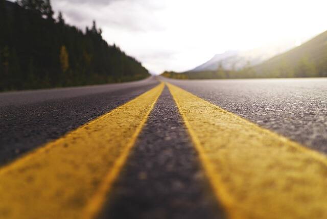 Autobahn-Wegweiser in Deutschland Richtung Osten